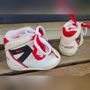 Vintage Y2K LA GEAR B124 Style BABY SZ 2C GUC white Red Black Accents Sneakers